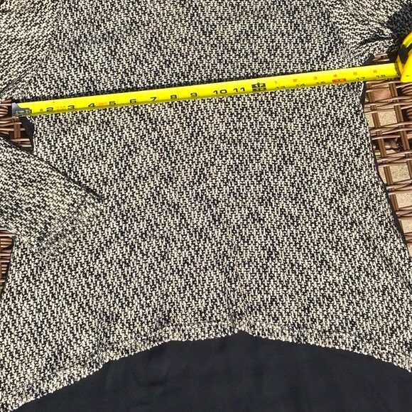 Lucy & Laurel Hi Lo Mixed Media Top - Picture 11 of 13